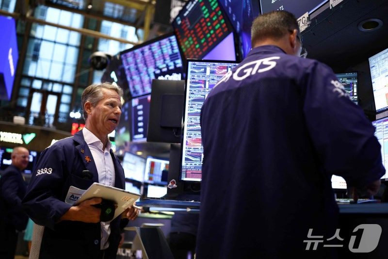 [뉴욕마감]<b>S&P500</b>·나스닥 <b>사상</b> 최고…유가·국채금리 진정