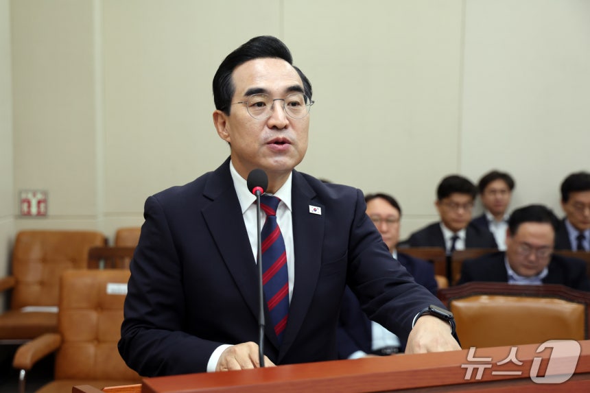박홍근 기획예산처 장관이 8일 서울 여의도 국회 재정경제기획위원회에서 열린 기획예산처에 대한 국정감사에서 업무보고를 하고 있다. 2026.10.8 ⓒ 뉴스1 황기선 기자