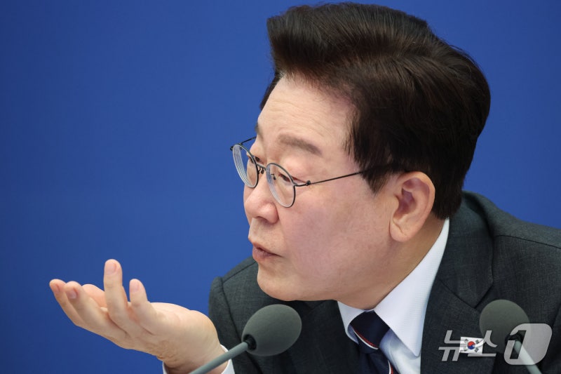 李대통령 "<b>전자장치 훼손</b> 6일 뒤 파악…법무부 철저히 점검"