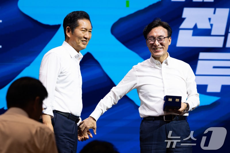 <b>정청래</b>, 美<b>비자 보류</b>로 국감 미국→유럽행…김민석 "강한 유감"(종합)