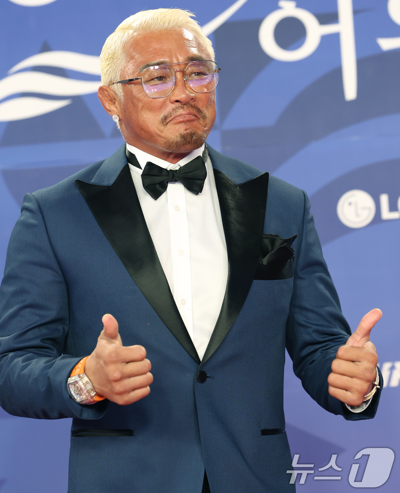 <b>추성훈</b>, 은퇴 경기 앞두고 <b>SNS 활동</b> 잠정 <b>중단</b>…"존경하던 지인 세상 떠...