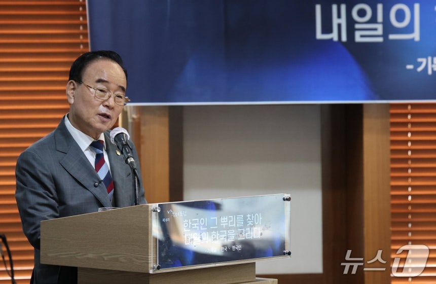 류영모 나부터포럼 대표는 12일 서울 중구 한국프레스센터에서 열린 제6차 나부터포럼에서 한국교회의 사회적 신뢰가 흔들리는 원인을 교회 내부에서 찾았다. (나부터포럼 제공. 재판매 및 DB 금지) 2026.10.12/