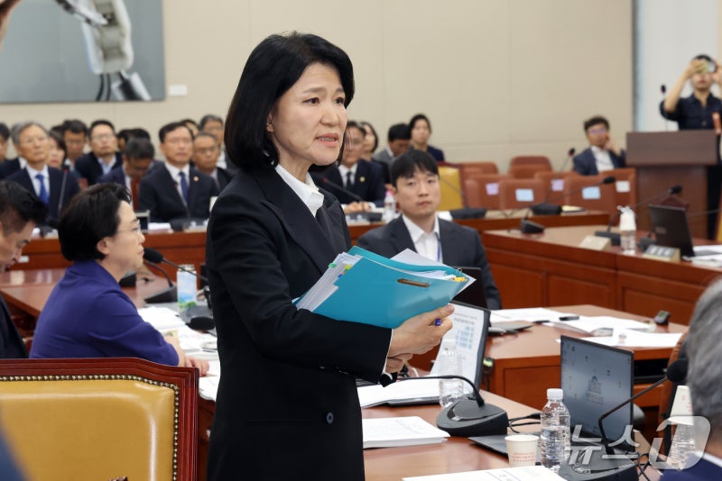 [<b>국감</b>초점] <b>과방위</b>, 與주도 이진숙 <b>국감 제척</b>…李 "국민 심판 있을 것"
