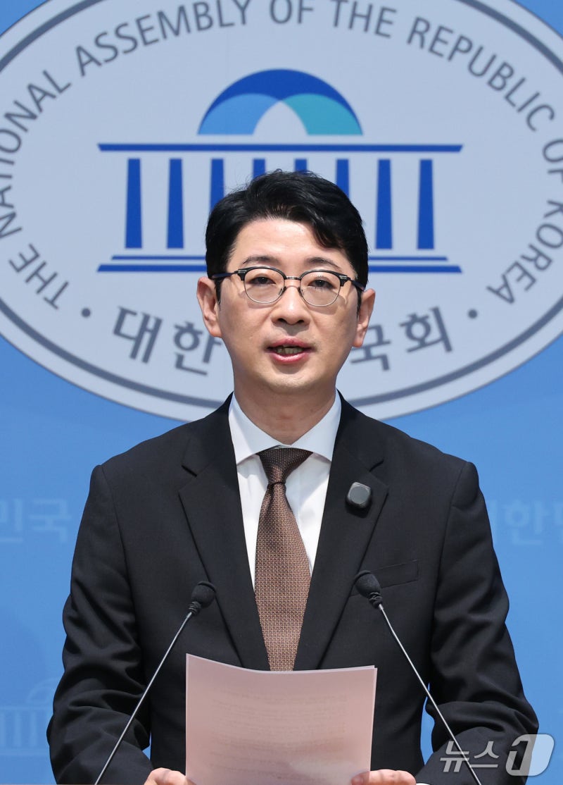<b>주진우</b> '<b>골프 특검법 발의</b>'