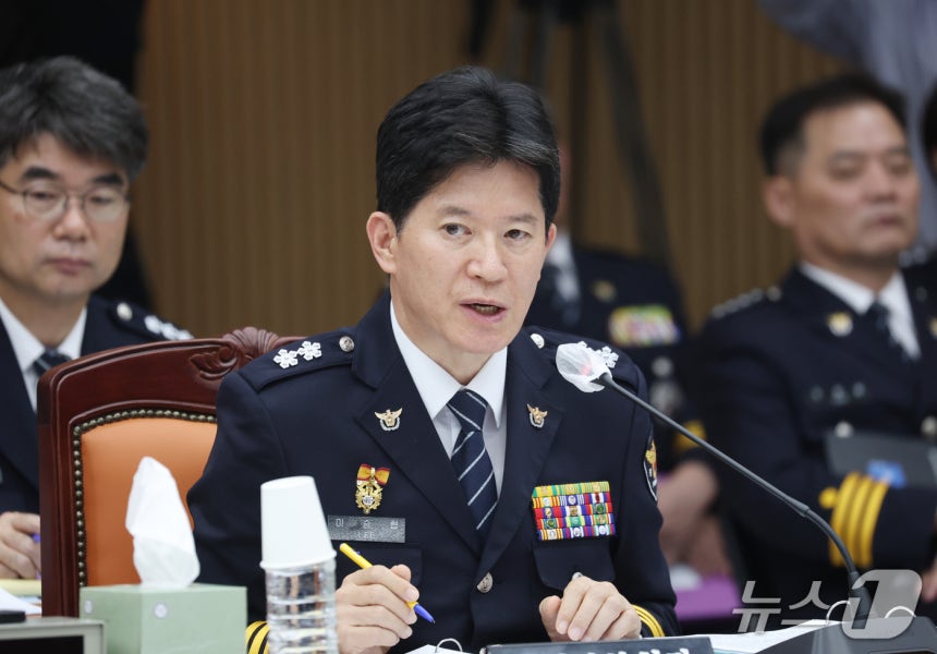 이승협 경기북부경찰청장이 13일 경기 수원시 장안구 경기남부경찰청에서 열린 국회 행정안전위원회의 경기남북부경찰에 대한 국정감사에서 의원 질의에 답하고 있다.2026.10.13 ⓒ 뉴스1 김영운 기자