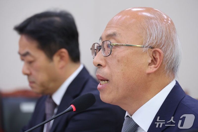 [국감] <b>조원철 법제처장</b>, <b>국정감사</b> 답변