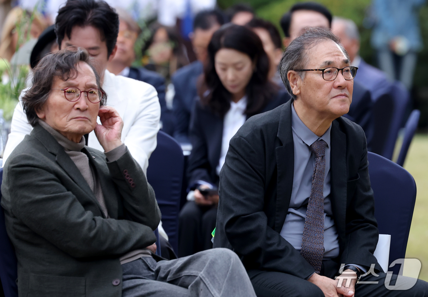 정지영·배창호 감독, <b>고 안성기 추억</b>하며