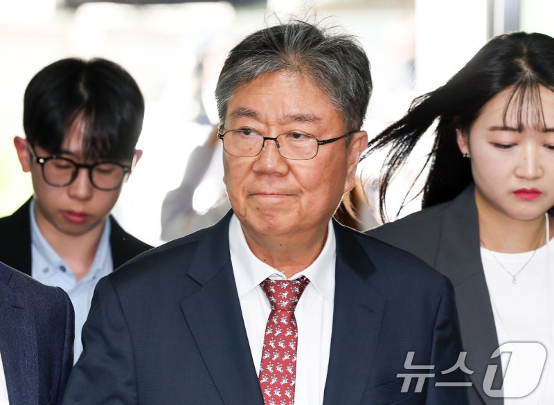 특검, '관저 이전 의혹' <b>김대기 징역</b> 4년·이상민 <b>징역</b> 3년6개월 <b>구형</b>
