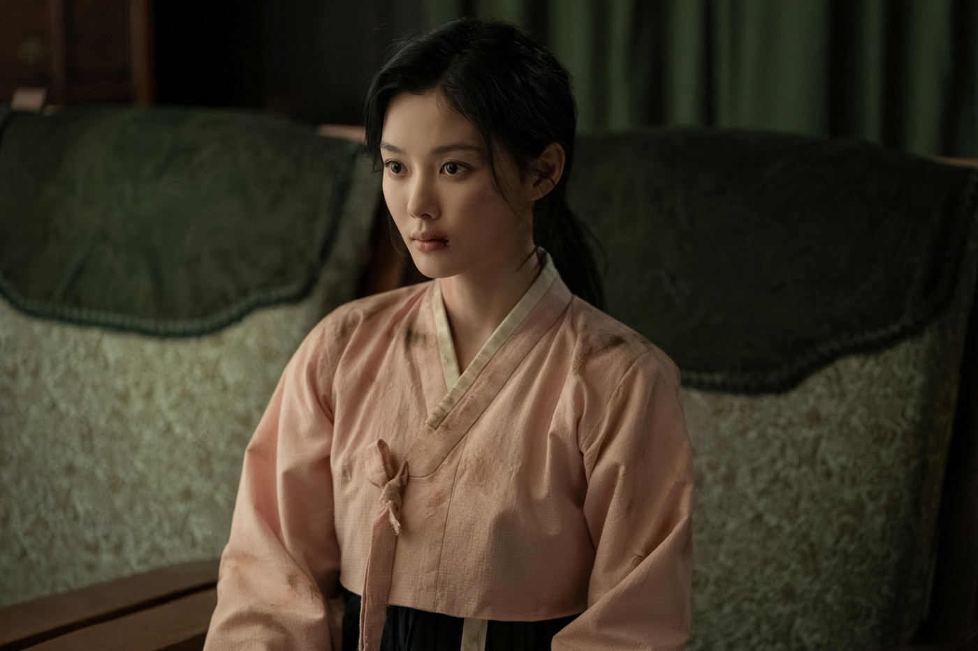 '100일의 거짓말' <b>김유정</b>, 밀정됐다…조선총독부 통역생 위장 취업