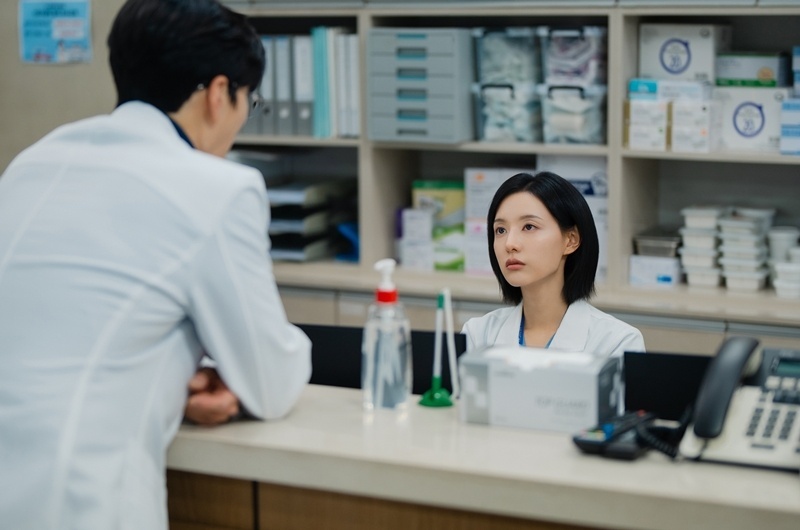 '<b>닥터X</b>' 장승조, 김지원 향한 플러팅 포착? 숨겨진 속내는 [N컷]