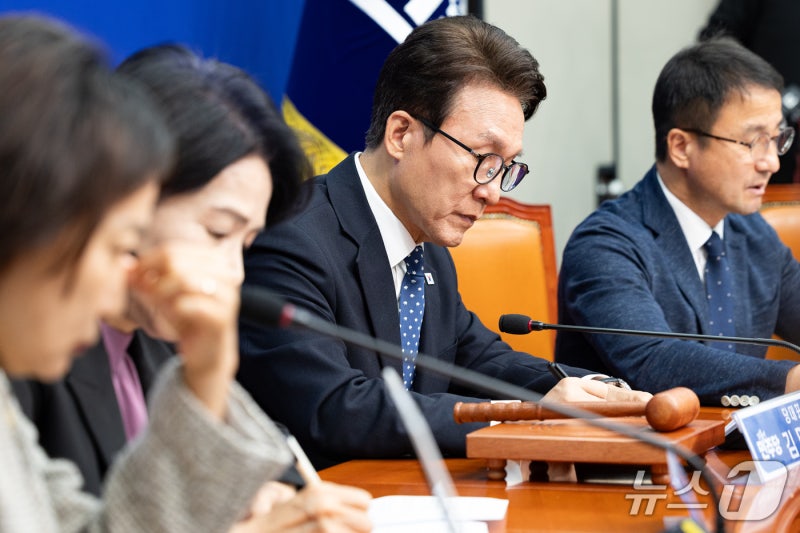 민주, '<b>소방</b> <b>설화</b>' 추미애·부승찬에 경고 조치…"무거운 성찰 촉구"