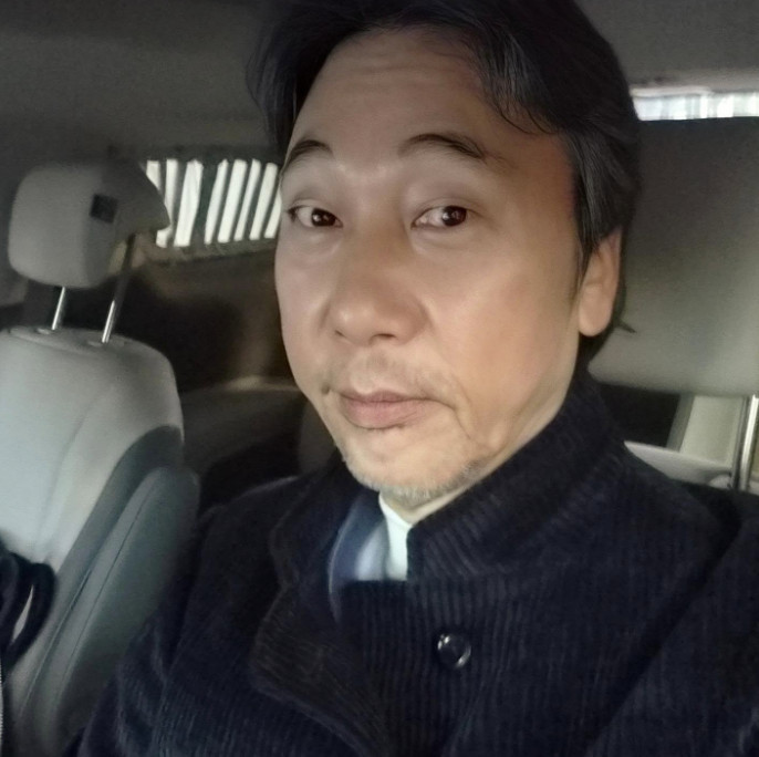 '<b>백내장 수술</b>' <b>이문세</b> "노안 <b>수술</b> 겸해서…아내가 이렇게 예뻤구나"