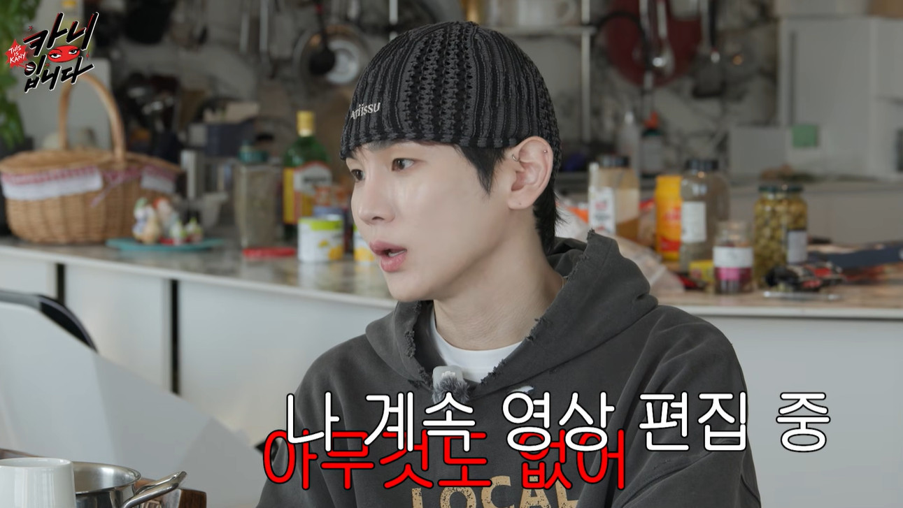 YouTube動画で話すSHINeeのキー