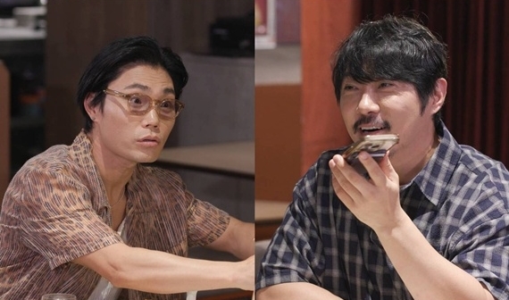 SBS「みにくいうちの子」で向かい合うキム・ボムス（左）とKCM