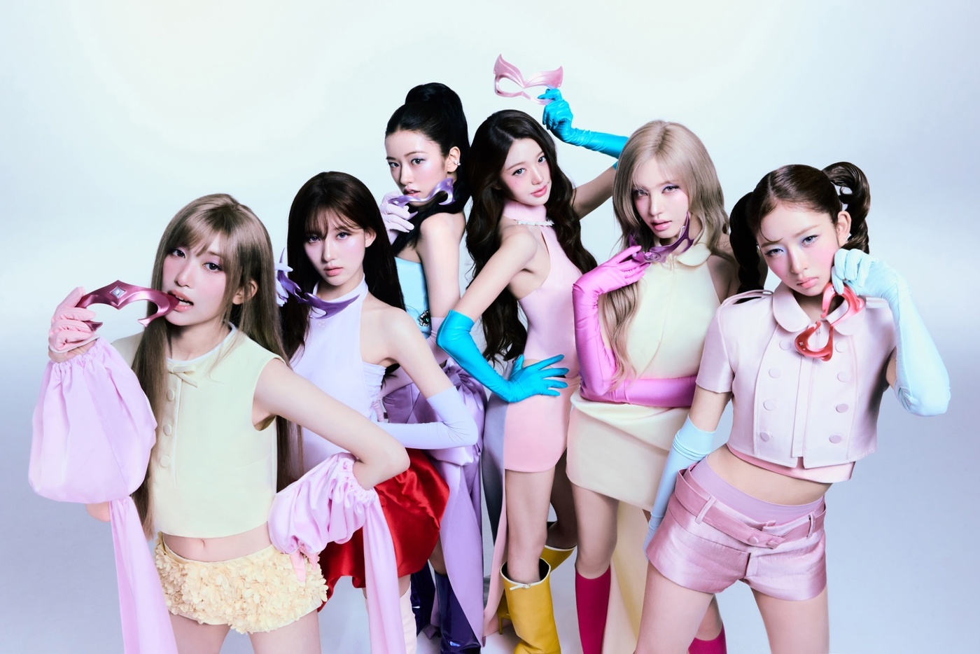 ミニアルバム「Looks Can Kill」を発表したIVEの6人