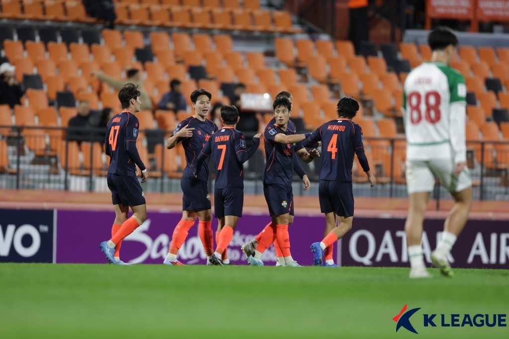'최병찬 결승골' <b>강원</b>, 쿠칭 꺾고 <b>ACL2 첫 승리</b>