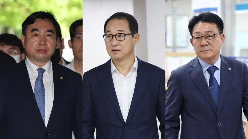 '돈봉투 수수' <b>허종식</b>·윤관석·이성만 징역형 집행유예