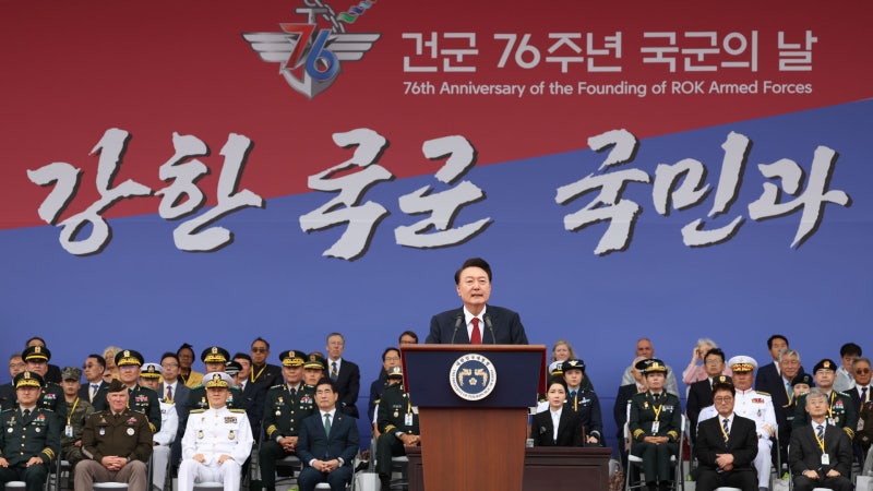 [현장연결] 윤<b>대통령 국군의</b>날 기념사…"확고 대비태세로 北도발 즉각 ...
