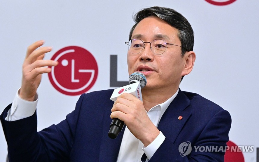 LG Electronics首席執行官Jo Ju -Wan在新聞發布會上發表講話