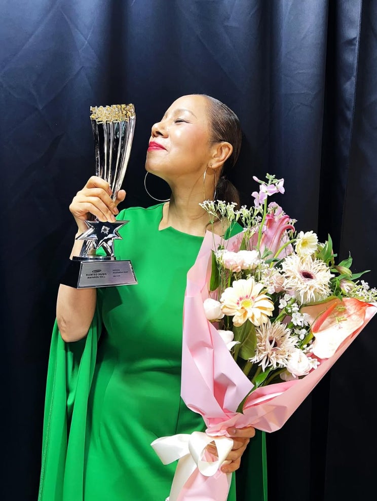 <b>인순이</b>, <b>김종민</b> 비연예인 아내 얼굴 <b>유출</b> 사과…"너무 예뻐서 그만"