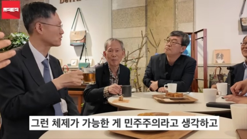 김장하 선생과 만난 문형배 전 헌법재판소장 권한대행 [출처= 유튜브 엠키타카 캡처]