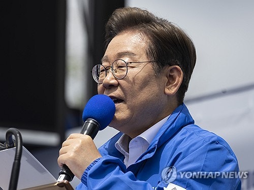 <b>이재명</b>, 대통령 4년 <b>연임제 제안</b>…"총리는 국회서 추천"