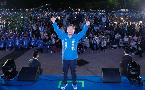 <b>이재명</b>, '빛의혁명' 여의도서 마지막 <b>유세</b>…"투표로 내란종식"