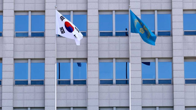 <b>대통령실</b>, 새 주인 맞이 준비…다시 올라간 <b>봉황기</b>