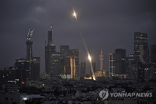 외교부 "<b>이스라엘</b>·<b>이란</b> 교민 피해 없어…면밀 모니터링"