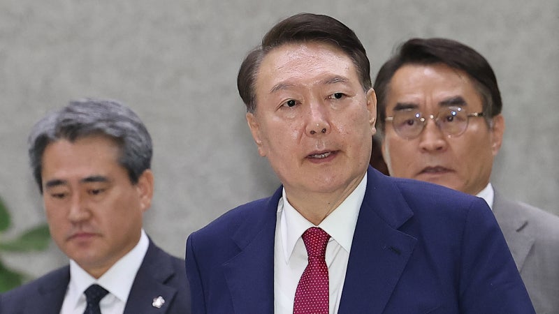 尹 2차 조사 15시간 만에 종료…특검, <b>구속 영장</b> 검토