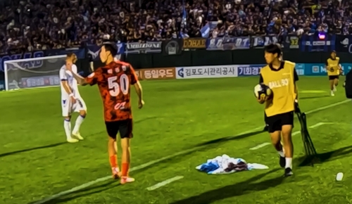 상대팀 코치에 <b>손가락 욕설</b>…'딱 걸린' <b>박동진</b>, 250만원 징계