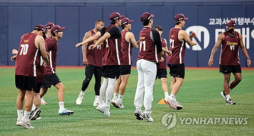 선수협회 "<b>키움</b>, <b>기형적</b> 인사·낙하산 채용…비상식 <b>운영</b>"