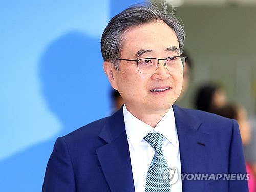 <b>조현</b> 외교<b>장관</b> "<b>한미정상회담</b>, 이달 안 넘길 것…막판 조율중"