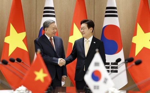 한·<b>베트남</b> 정상 "포괄적 전략동반자 관계 심화…경제<b>협력</b> 가속"