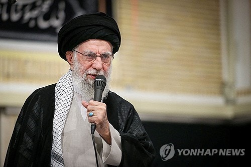 <b>이란 최고지도자</b> 공개연설에서 "<b>미국</b>에 <b>굴복</b> 안 해"