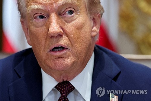 불편한 심기 드러낸 <b>트럼프</b>…"<b>푸틴</b>·<b>김정은</b>에 <b>안부</b> 전해달라"
