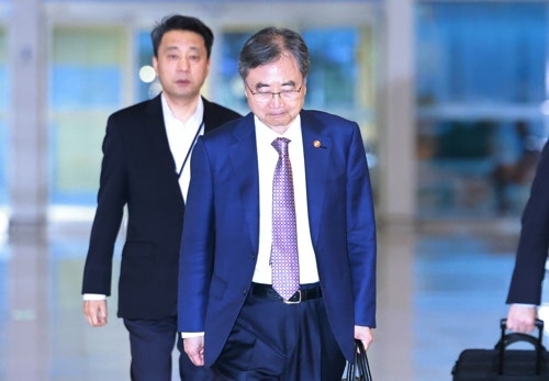 <b>조현</b> 외교<b>장관</b>, '구금 한국인 석방' <b>협의</b> 위해 <b>방미</b>