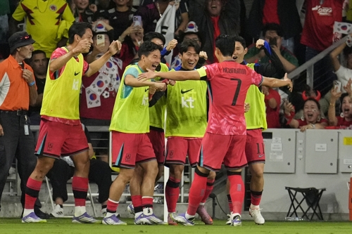 <b>손흥민</b>, A매치 최다 출전 공동 1위 '자축골'…홍명보호, 멕시코와 2-2 무...