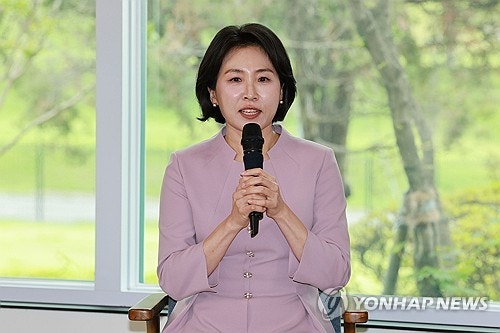 '<b>잡채 파스타</b>' 만든 <b>김혜경 여사</b>…"K-푸드, 세계인 즐기길"