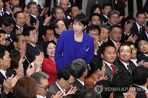 <b>다카이치</b> 日자민당 신임 총재 "<b>야스쿠니</b> 참배, 적절히 판단할 것"