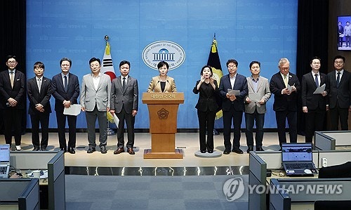 민주 "檢, <b>오세훈</b> '명태균 게이트' 의혹 뭉개…특검 수사해야"