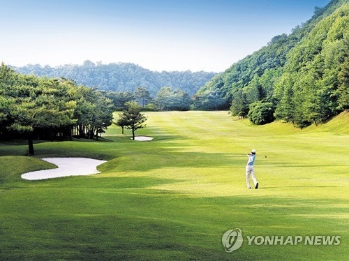 <b>골프장 캐디</b> 10명 중 8명 <b>성희롱</b> 경험…성추행 <b>피해</b>도 67%