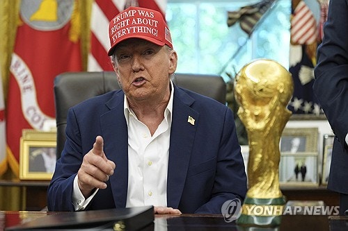 <b>트럼프</b>, 야당 텃밭에 "<b>월드컵</b>·올림픽 <b>개최</b> 무산" <b>위협</b>