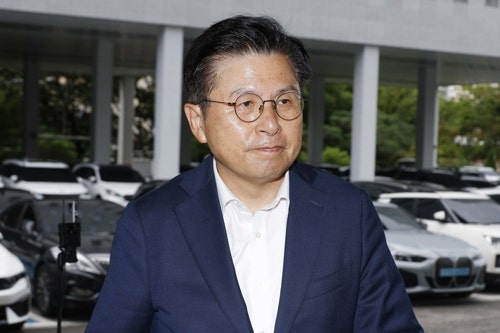 특검, <b>황교안 압수수색 불발</b>…문 잠그고 거부해 철수