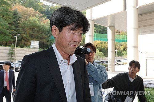 진술바꾼 <b>남욱</b> "<b>검사</b>가 '<b>배 가르겠다</b>' 해…수사 방향 따라갔다"