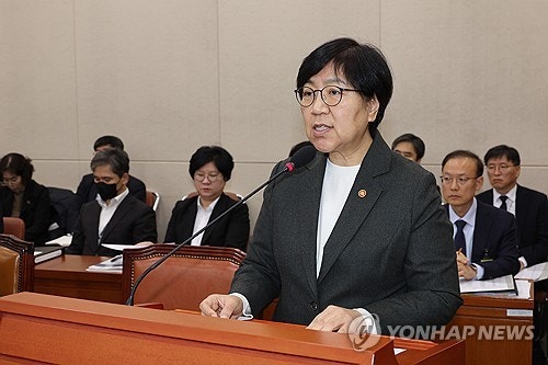 <b>정은경</b> "<b>통합돌봄 예산</b> 모든 시군구에…717억원 증액 필요"