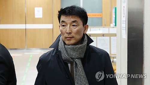 <b>김용현</b> 변호인들, 유튜브서 재판부 비난…법원 "용납 못 해, <b>법적 조치</b>"