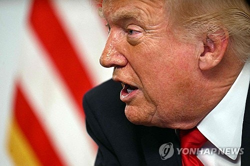 <b>트럼프</b> "<b>베네수엘라 영공 폐쇄</b>됐다 생각하라"…군사 작전 임박했나