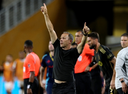 "처음부터 <b>손흥민</b>과 함께 했더라면…" 체룬돌로 <b>감독</b>, <b>LAFC</b>와 이별 발표