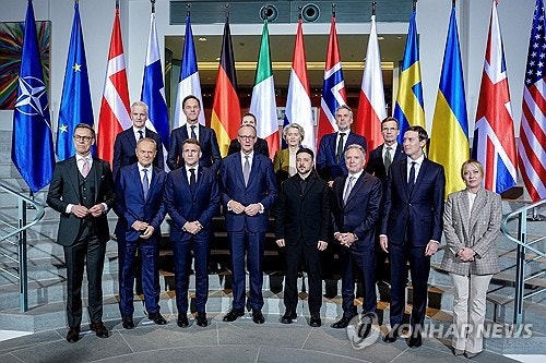 유럽, <b>우크라</b> 안전보장 <b>다국적군</b> 제안…미국도 지원
